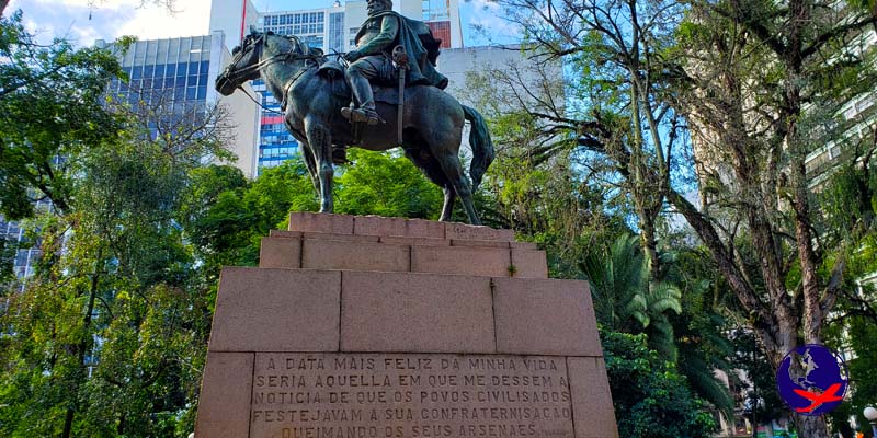 Praça da Alfândega em Porto Alegre