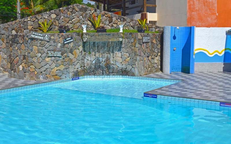 Piscina do hotel Porto das Ancoras