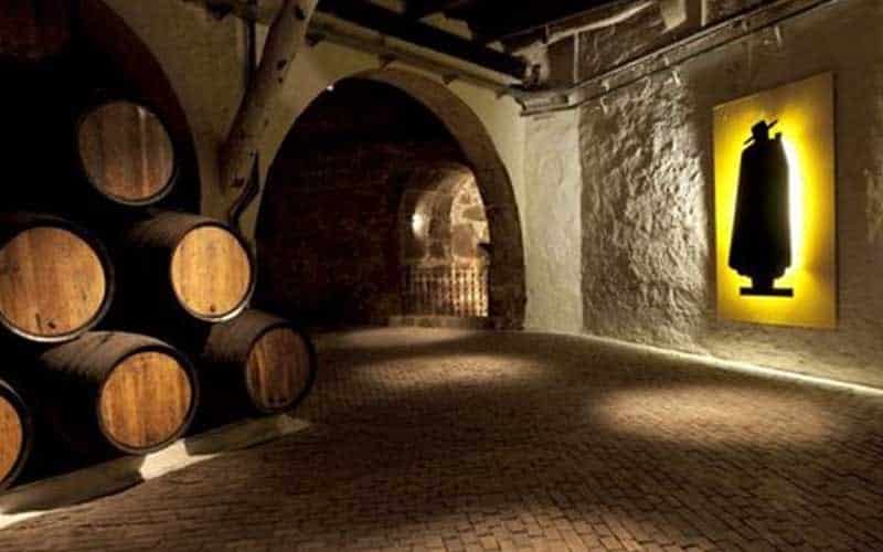 Cave Sanderman no Porto