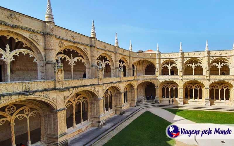Por dentro do Mosteiro dos Jerónimos em Belém
