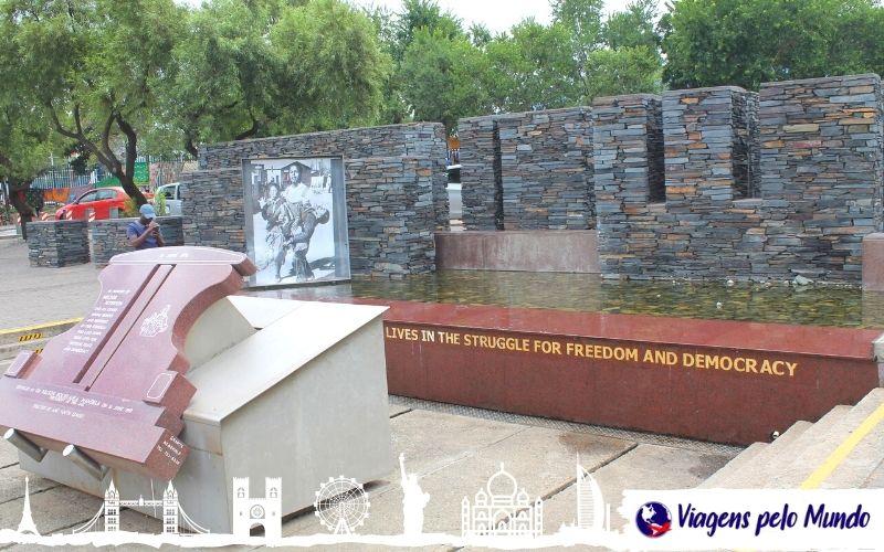 Parte externo do Museu de Hector Pierterson em Soweto