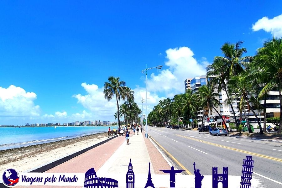 Praia de Ponta Verde com a Praia de Pajuçara