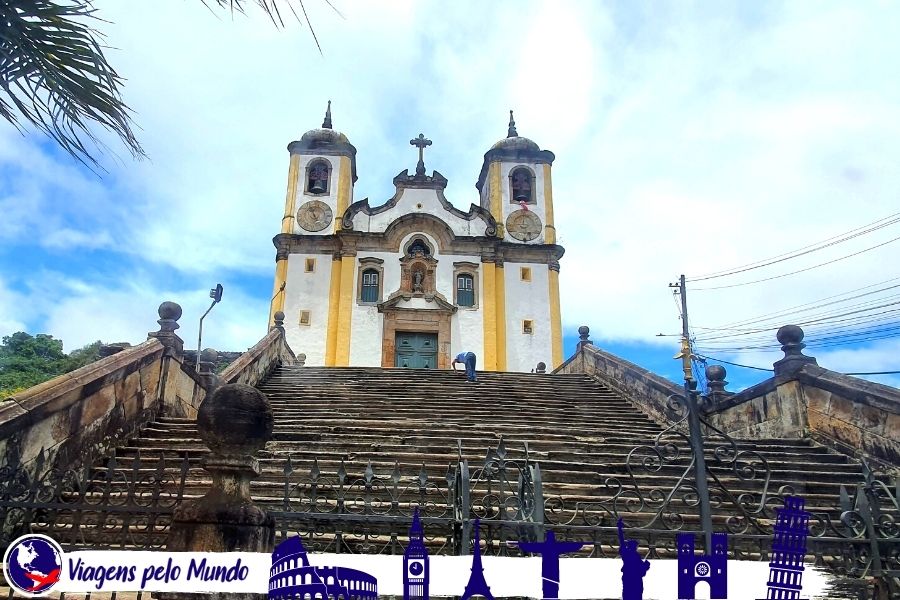 Fachada da Igreja de Santa Efigênia