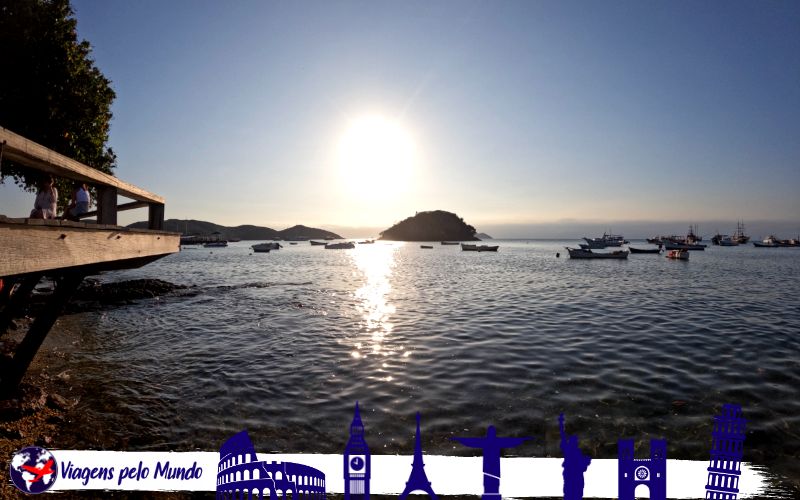 Pôr do sol na orla bardot em Búzios