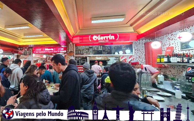 Balcão principal da Pizzeria Guerrín