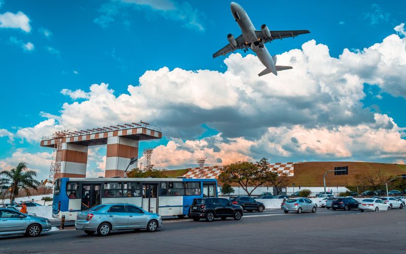 Avião decolando do Aeroporto de Congonhas SP
