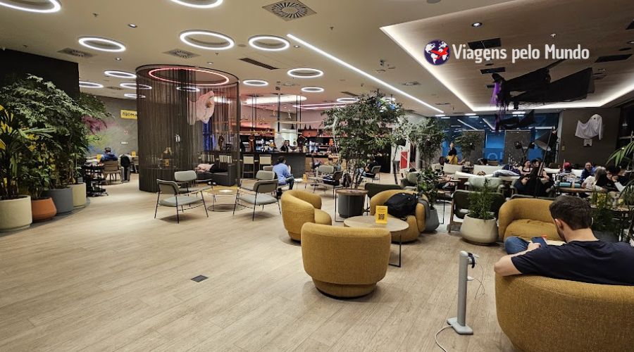 Espaço amplo da Nomad Lounge Guarulhos