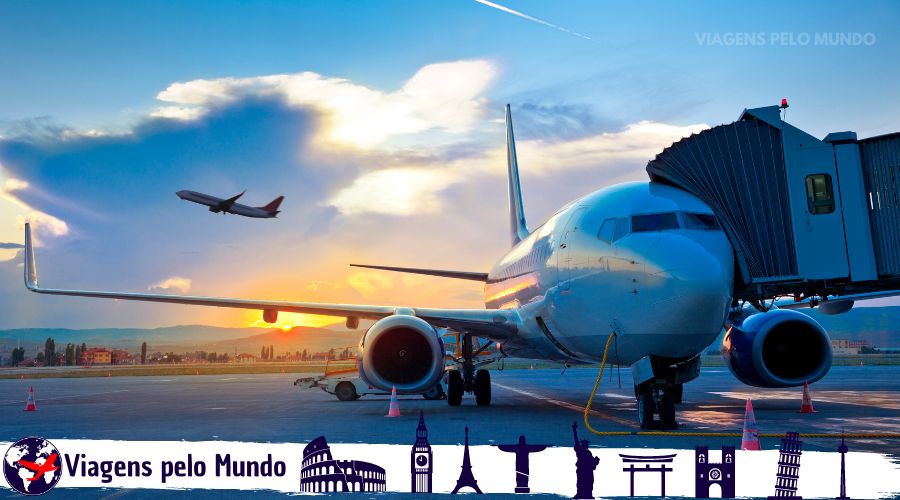 Avião desembarcando passageiros no Aeroporto.