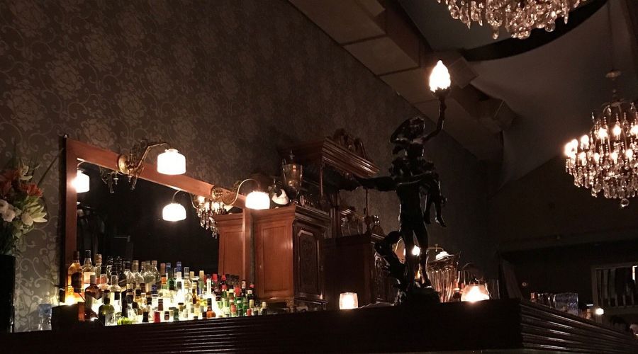 Por dentro do Frank's Bar