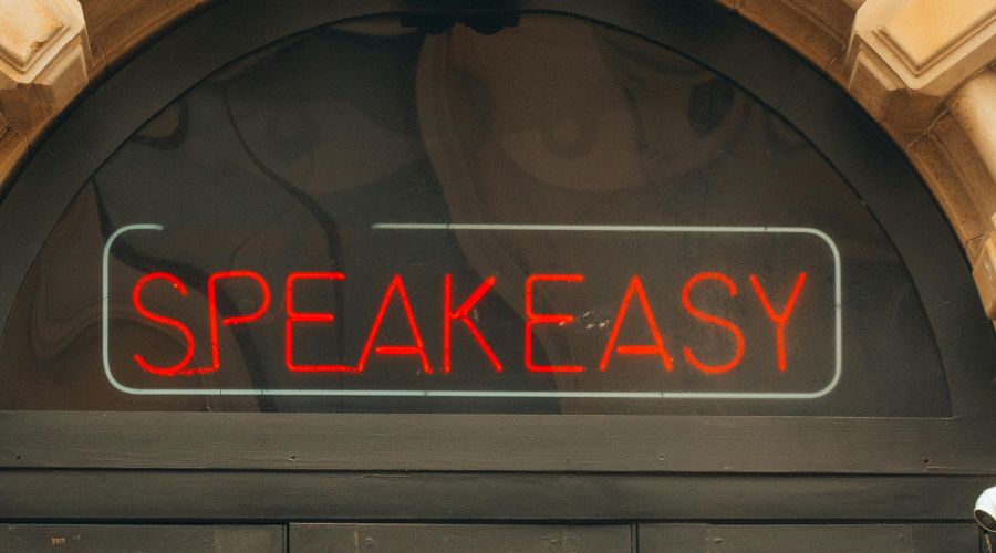 Entrada de um speakeasy