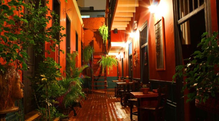 Corredor de entrada dos quartos do Kaclla Hostel