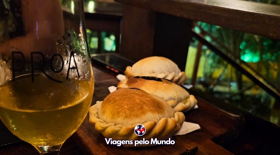 Cerveja artesanal e empanadas da Proa Cervejaria