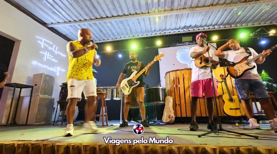 Reinaldinho e Val do Cavaco tocando pra gente no Mama Iate Club