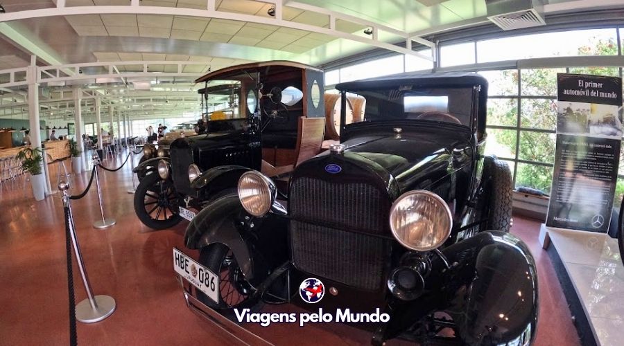 Carros da coleção do dono da Bodega Bouza