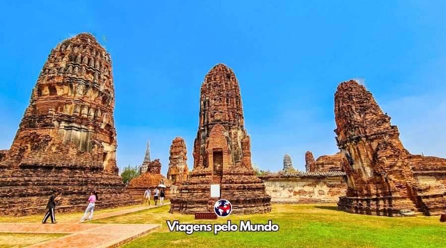Templo Wat Chaiwatthanaram quando visitamos com a guia local