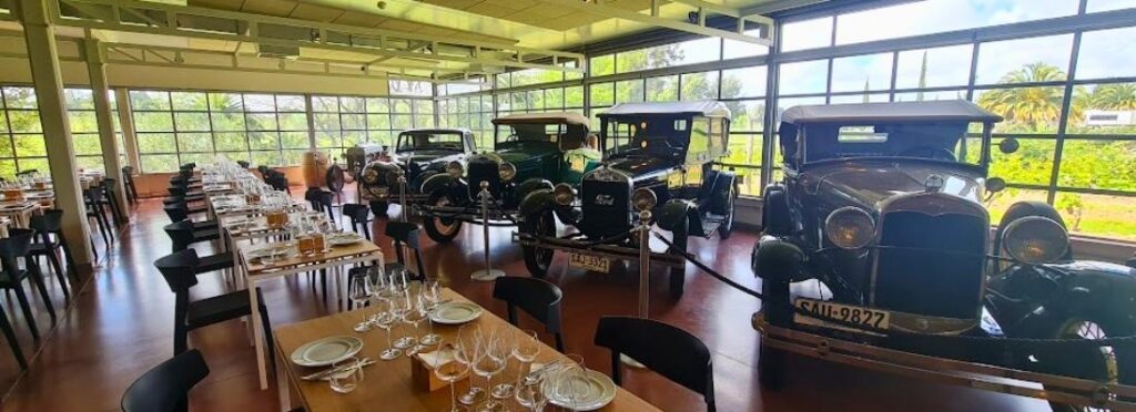 Visita na Bodega Bouza no Uruguai. Garagem Museu da Vinícola.