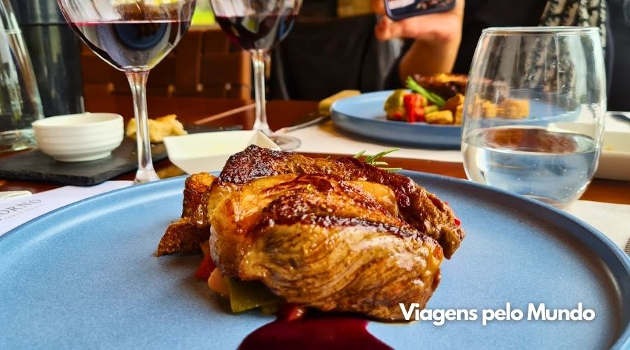 Almoço harmonizado com vinho Tannat.